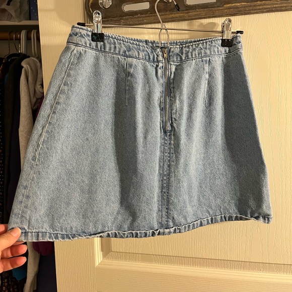 Embroidered denim mini skirt - Picture 2 of 5